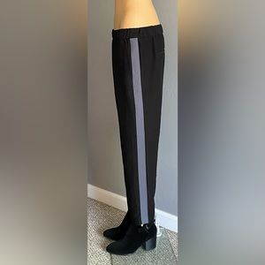🌷BANANA REPUBLIC BLACK WITH GRAY STRIPE PANTS SZ S
